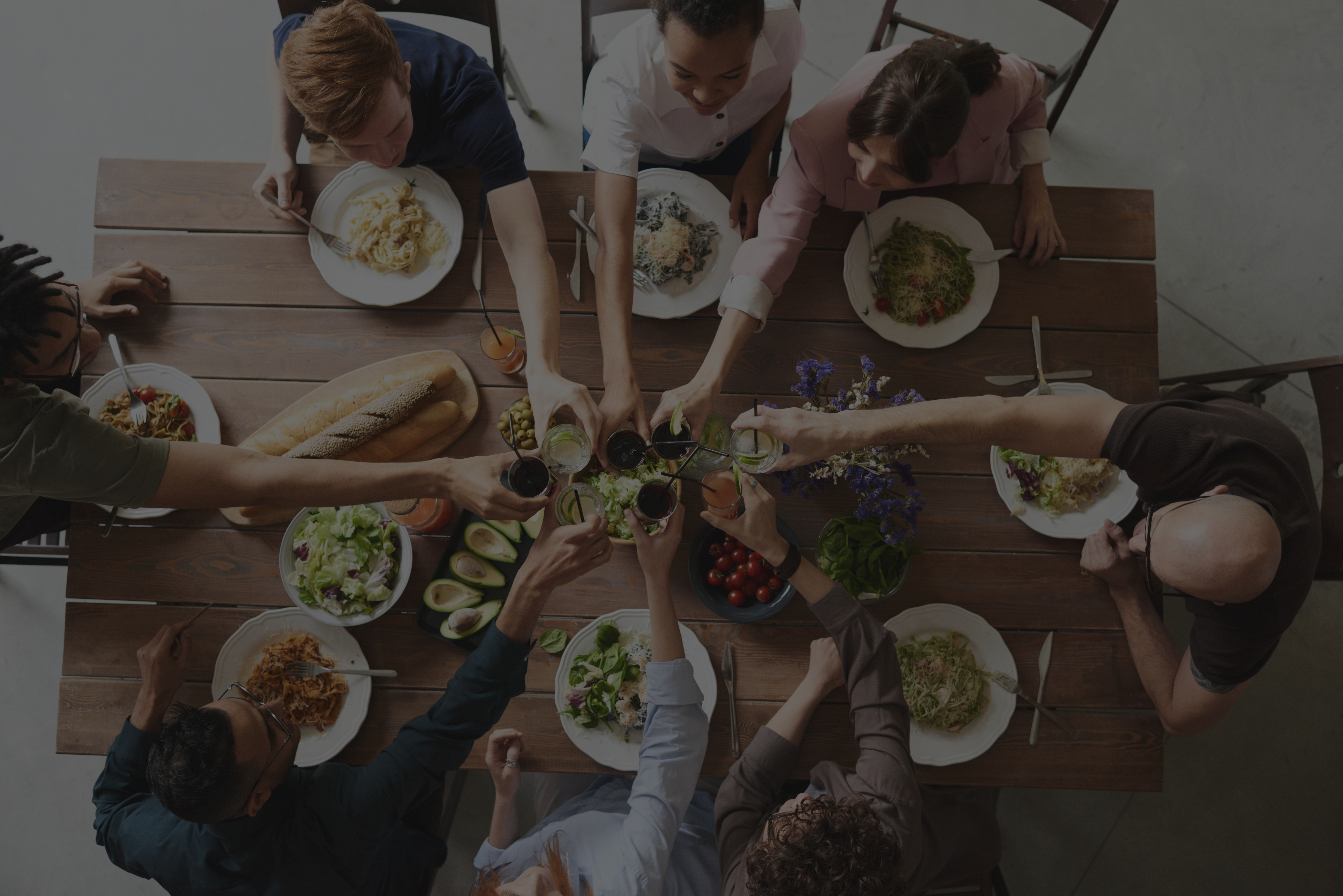 Teambuilding Kochevent für Firmen aus Berlin in der Kochrunde Schildow